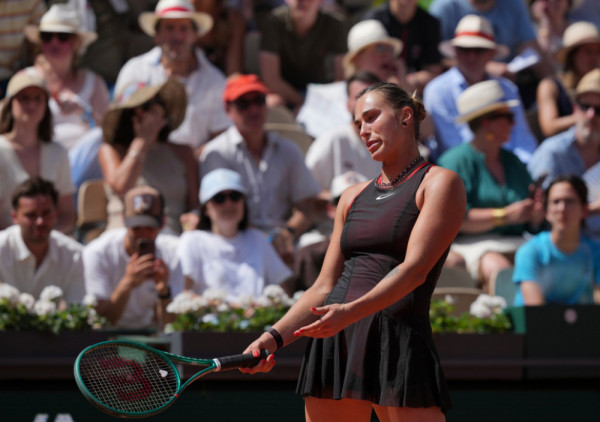 Sabalenka servirala za meč, pa izgubila devet vezanih gemova i ispala sa Rolan Garosa!