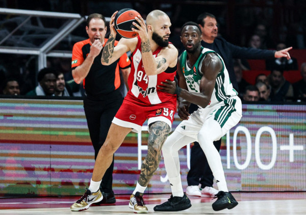 Olimpijakos ostao u formi sa Fajnal-fora i poveo protiv Panatinaikosa u finalu