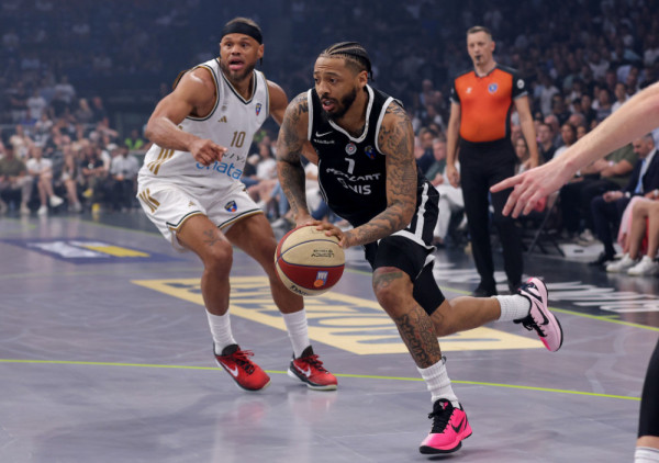 (UŽIVO,VIDEO) Partizan - Dubai (Poluvreme) : Crno-beli na +13