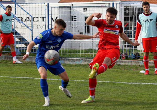 Gašić na radaru Đenove: Srpski bek na pragu transfera u Seriju A