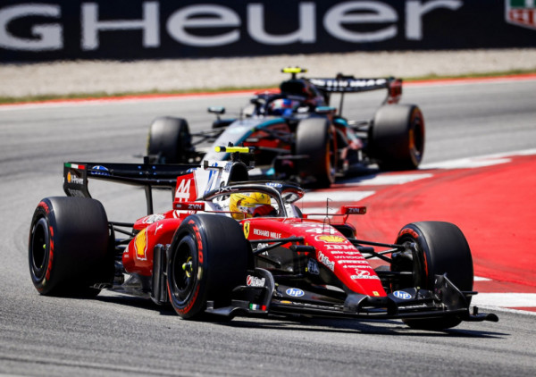 Formula 1: Luis Hamilton slavio prvi put u bolidu Ferarija