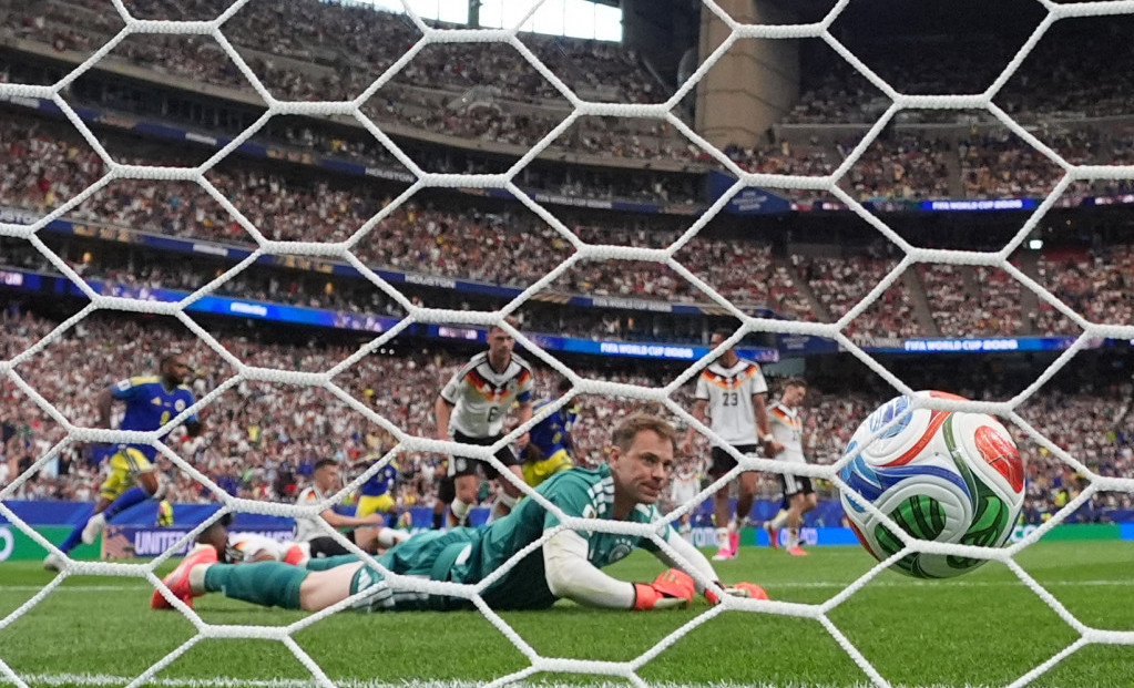 Manuel Nojer je primio gol protiv Kurosaoa