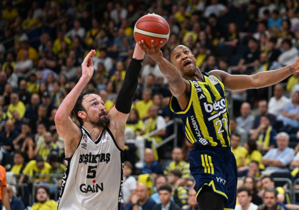 Nema novog brejka: Fenerbahče ubedljivo protiv Bešiktaša