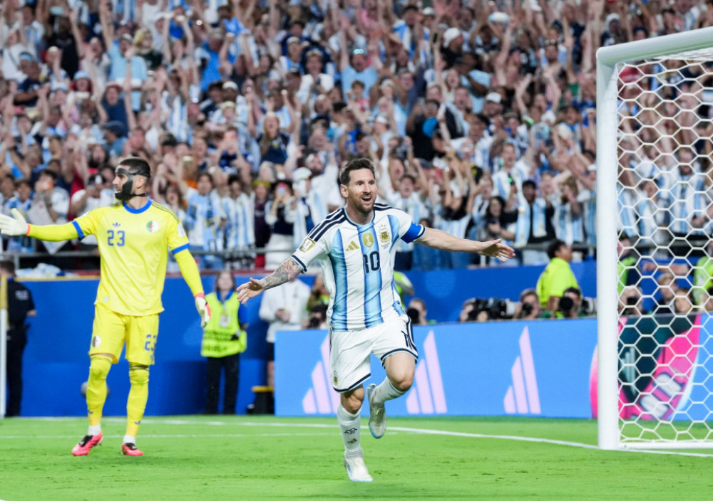 Fudbaleri Argentine i Alžira