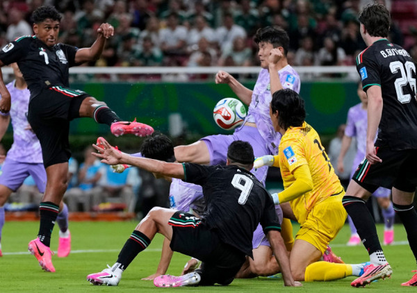 (UŽIVO) Meksiko - Južna Koreja 1:0: Golman Kim častio Roma