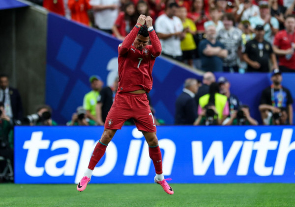 (UŽIVO,VIDEO) Portugal - Uzbekistan 3:0: Ronaldo je kao vino, što je stariji to je bolji!