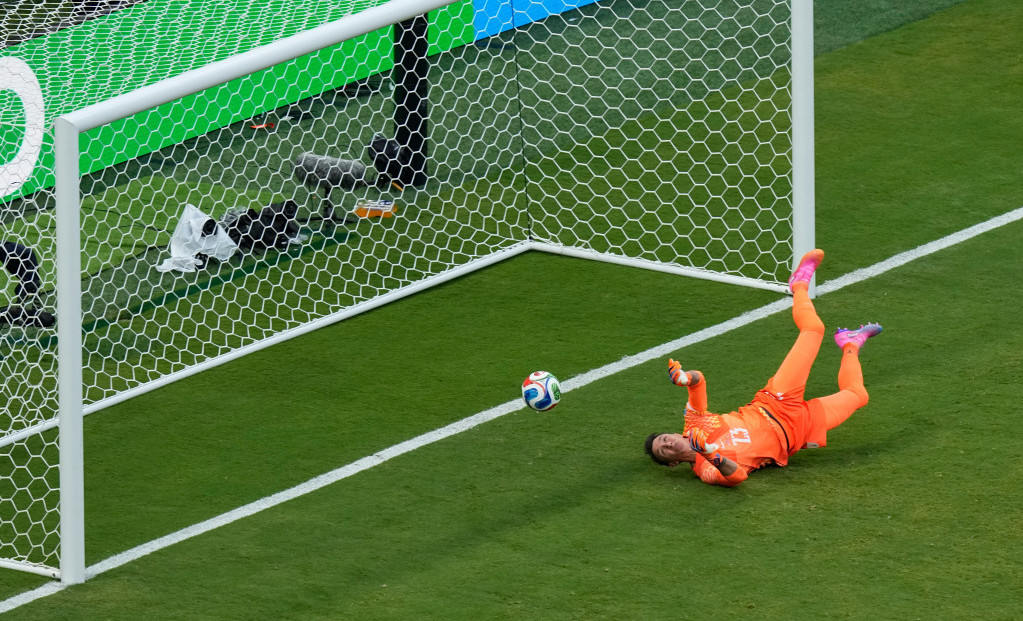 Fernando Muslera je kriv za sva četiri primljena gola na SP