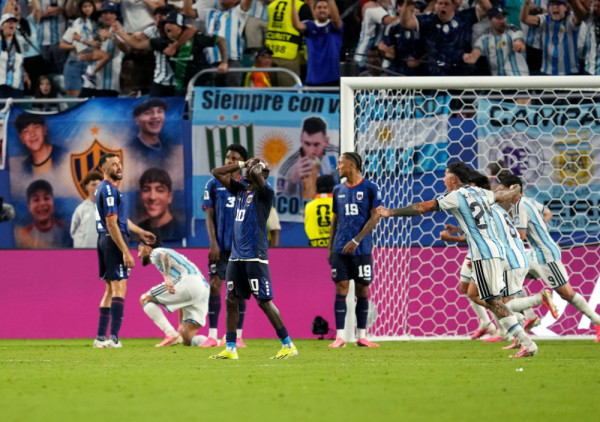 (UŽIVO) Argentina - Zelenortska Ostrva: Kuti Romero ipak stavlja krunu na Mesijevu glavu!