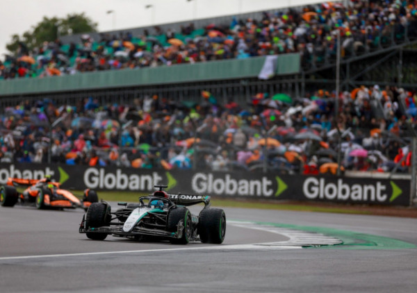 Formula 1: Kimi Antoneli osvojio pol poziciju, vozači Ferarija ostali iza njega