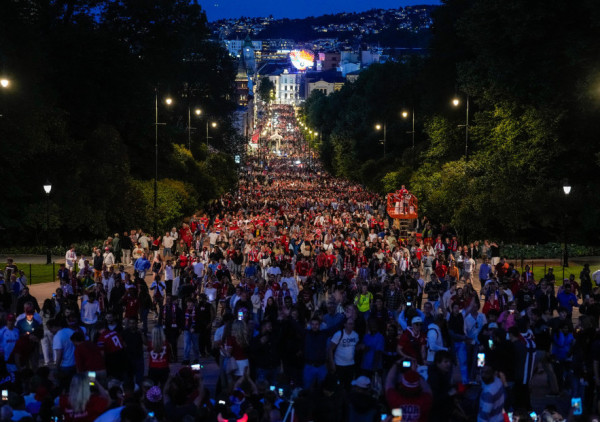 (VIDEO) Ovako slavi Oslo: Emocije otopile hladne Skandinavce