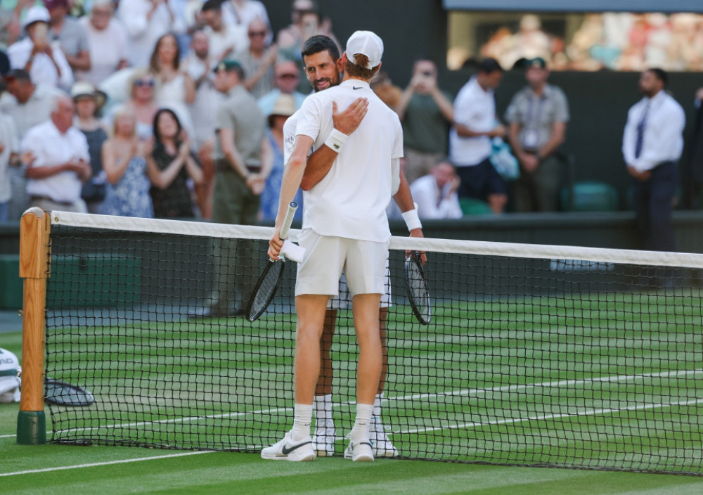 Janik Siner i Novak Đoković, na Vimbldonu 2025