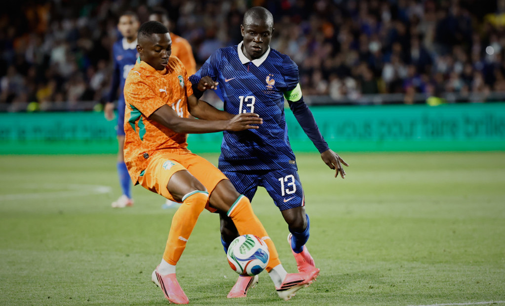 Ngolo Kante u duelu sa Obalom Slonovače