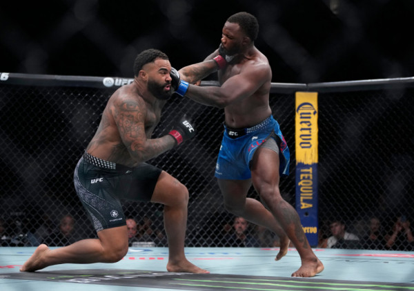 (UŽIVO/VIDEO) UFC 329 Mekgregor - Holovej 2: Nokaut za nokautom u Vegasu, strašni prelimsi!