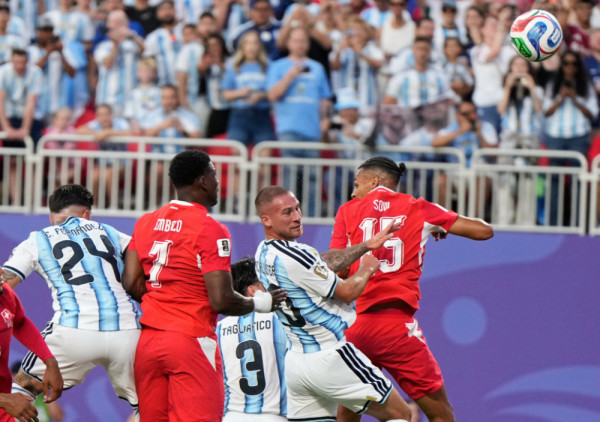 (UŽIVO) Argentina - Švajcarska (1:0): Sjajan skok Mekalistera za rano vođstvo svetskog šampiona!