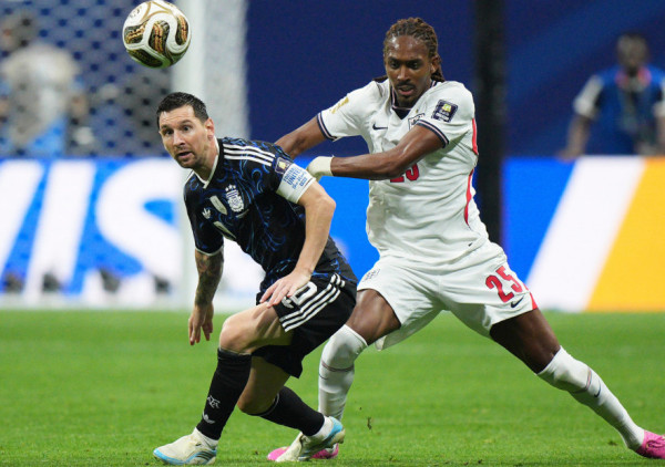 (UŽIVO/VIDEO) Engleska - Argentina (0:0): Faulovi, "seckanje" igre...
