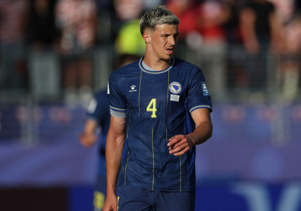 Istorijski transfer za BiH: Muharemović zvanično na "Eland Roudu"!