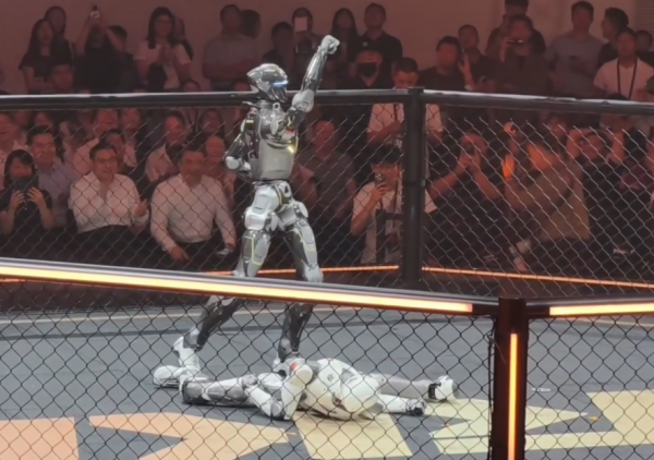 (VIDEO) I to smo videli - prvu MMA borbu sa robotima! Kinezi stvarno prevazišli sebe