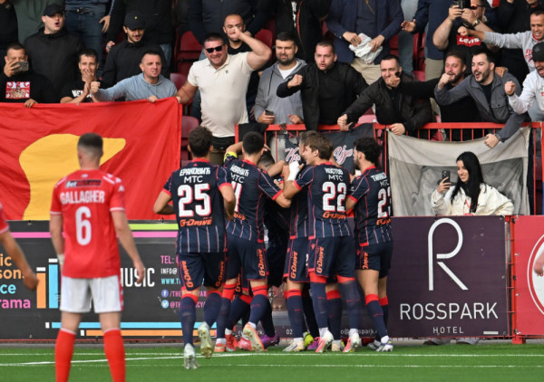 (UŽIVO, VIDEO) Larn-Crvena zvezda (0:1): Srpski šampion na turbo pogon u Severnoj Irskoj, u igri je i Bukari