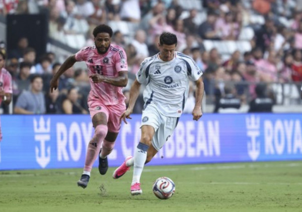 Suarez zablistao bez Mesija, Inter Majami srušio Čikago u debiju Levandovskog