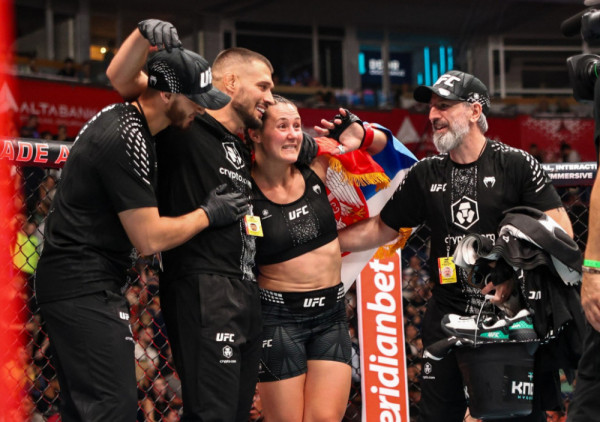 (UŽIVO/VIDEO) UFC BEOGRAD: Debi iz snova, kakav performans Nikolića! Bio na konopcima, a onda razbio Rusa