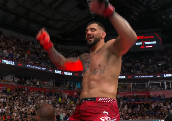 (UŽIVO/VIDEO) UFC BEOGRAD: Prva pobeda Rakića nakon pet dugih godina! Čekamo Medića!