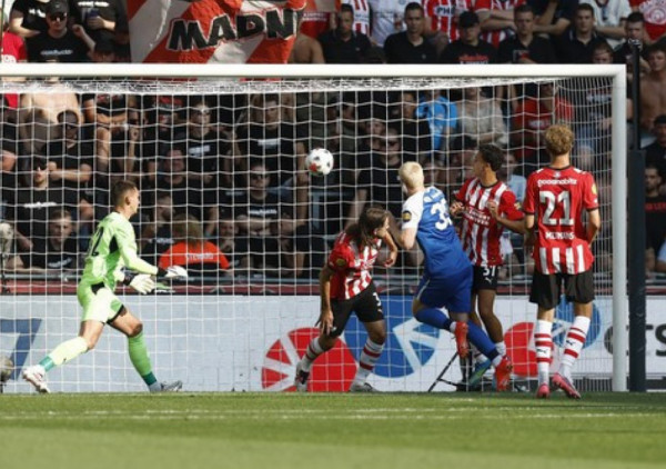 (VIDEO) AZ Alkmar ponizio PSV u Ajndhovenu i osvojio Superkup Holandije