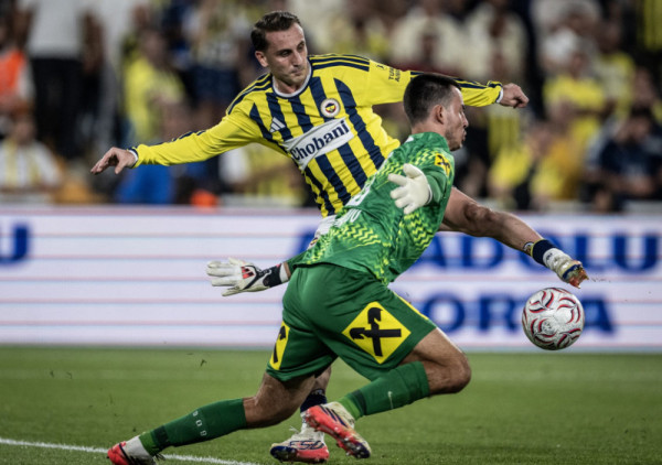 Skupoceni Fener rutinski slomio Šturm i stigao na korak od plej-ofa