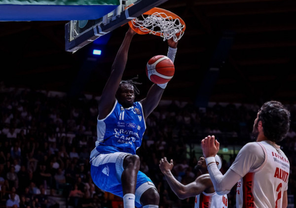 Za godinu dana iz NCAA preko Kantua do Valensije... I neće tu ostati