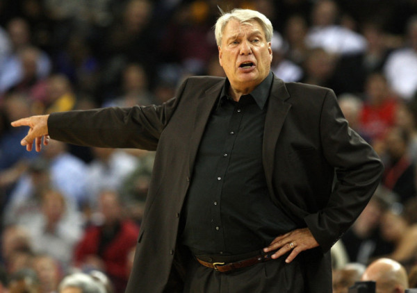 Tužan dan za košarku: Preminuo legendarni NBA trener