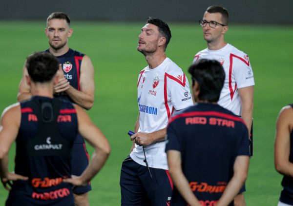 Nije dobro: Uoči duela sa Česima, važan šraf u redovima Crvene zvezde napustio trening