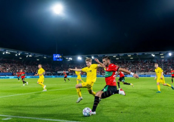 (UŽIVO) Borba za Ligu šampiona: Asistencija Tadića, gol Zlatanovića