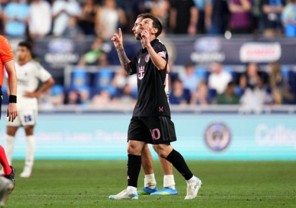 (VIDEO) Šut, gol i pogled uperan ka nebu: Lionel Mesi prvi put strelac posle porodične tragedije