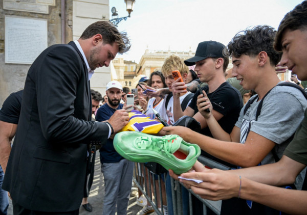 Luka Dončić u ulozi turističkog vodiča: Gotovo ceo tim LA Lejkersa u gostima kod sjajnog Slovenca