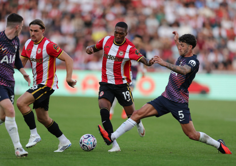 Ne piše se dobro Totenhemu ni ove godine: Brentford deklasirao "pevce"