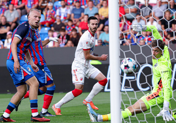 (UŽIVO) Viktorija Plzenj - Crvena zvezda 1:1: Mirko Ivanić umirio domaćina