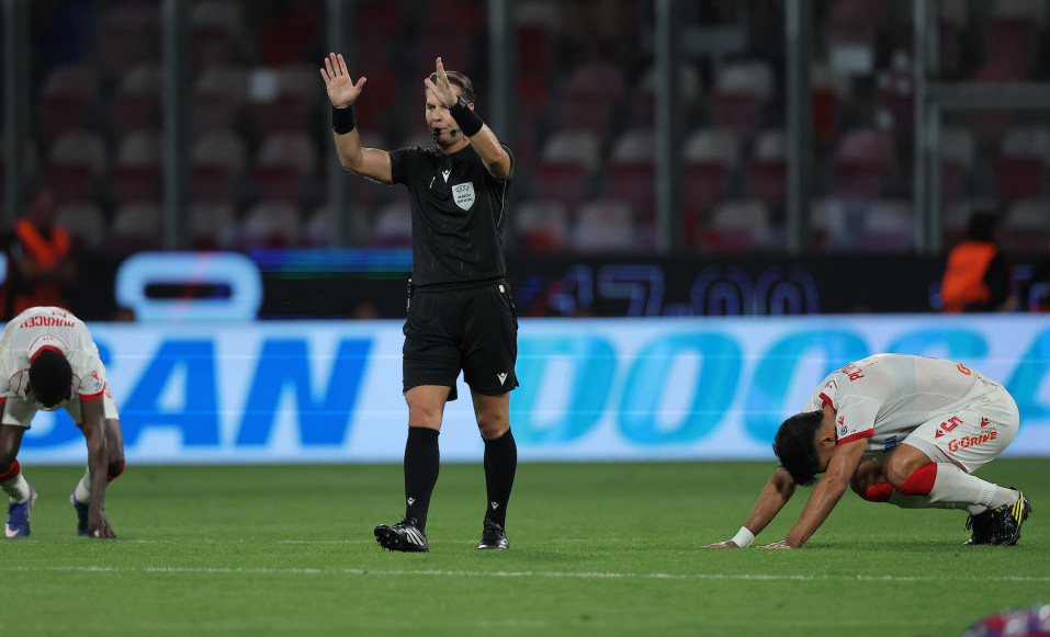 Sudija Makeli je dosudio tri penala za Plzenj