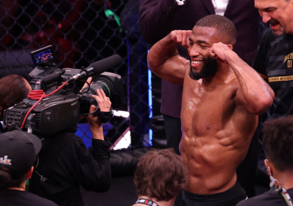 Debitant predvodi veliki MMA događaj u Parizu: Ko je Salahdin Parnas, nova UFC zvezda?