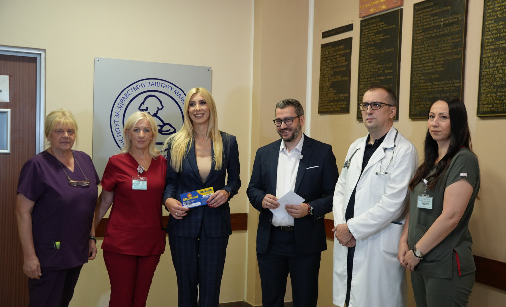 Dodela vaučera institutu za majku i dete