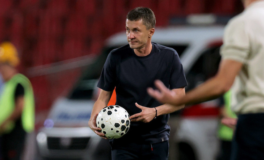 Ilić ponovio da Zvezdi ne treba pomoć arbitara: Ako je VAR zvao za penal, zašto nije za faul Bađa nad Vukotićem?
