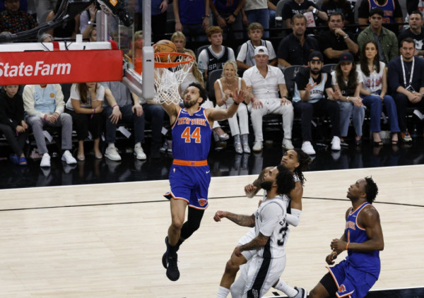 Šampion NBA lige u potpuno drugačijoj ulozi: Šamet volonterski fotografiše na US Openu