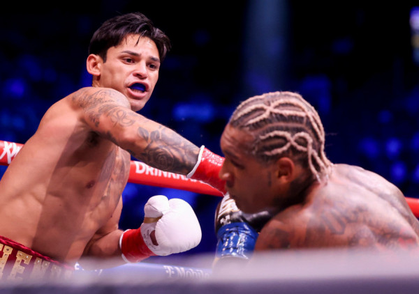 (VIDEO) Rajan Garsija odbranio WBC titulu u Vegasu: Konor Ben "popio" težak K.O u drugoj rundi!