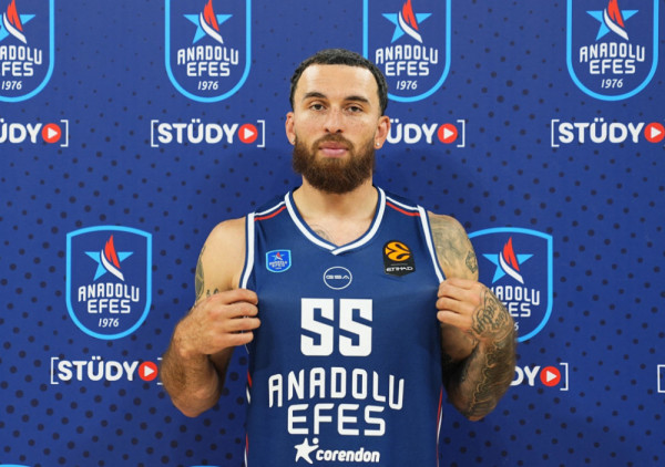 Majk Džejms objasnio zašto je izabrao Efes