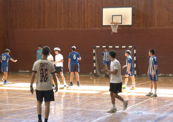 Održano rukometno takmičenje za osnovce Novog Beograda u okviru kampanje "Moje pravo da biram sport"!
