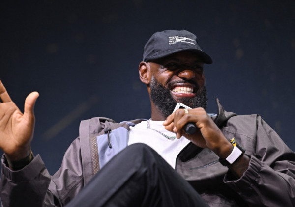 Lebron objasnio zbog koga je izabrao Filadelfiju: Želim da mu pomognem da osvoji prsten!