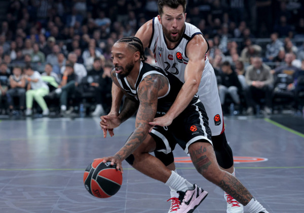 (UŽIVO) Partizan - Milano (4/4): Karlik trojka - Poeta tajm-aut