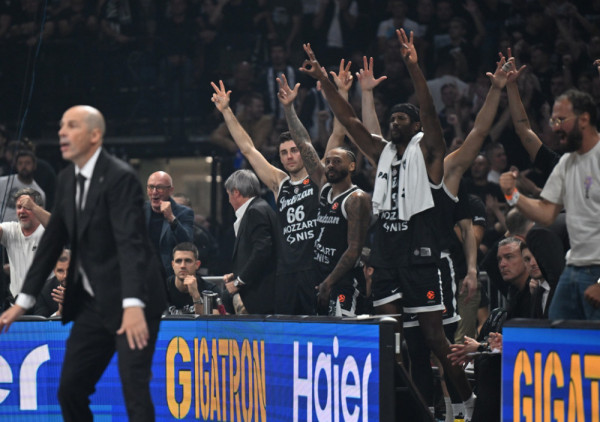 Svi za jednog u Areni: Partizan slavio uz nesvakidašnji učinak