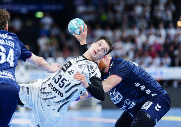 Spektakl u "majci derbija" Bundeslige: Remi Kila i Flensburga uz odluku sudija - "koraci Makuca"