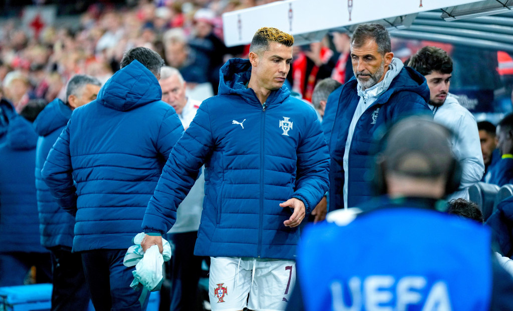 Kristijano Ronaldo je smrknut napustio meč