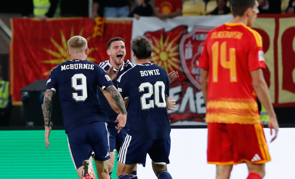 Kiron Bovi slavi gol sa Robertsonom
