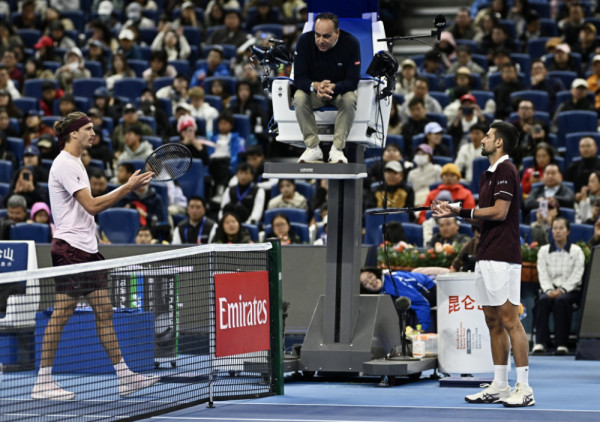 "Kralj" Pekinga: Đoković "okrenuo" Zvereva  i zakazao polufinale sa Medvedevim